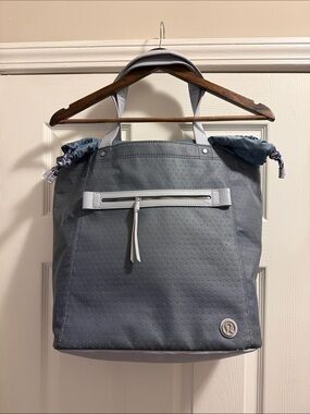 Lululemon out & about  tote in blu denim